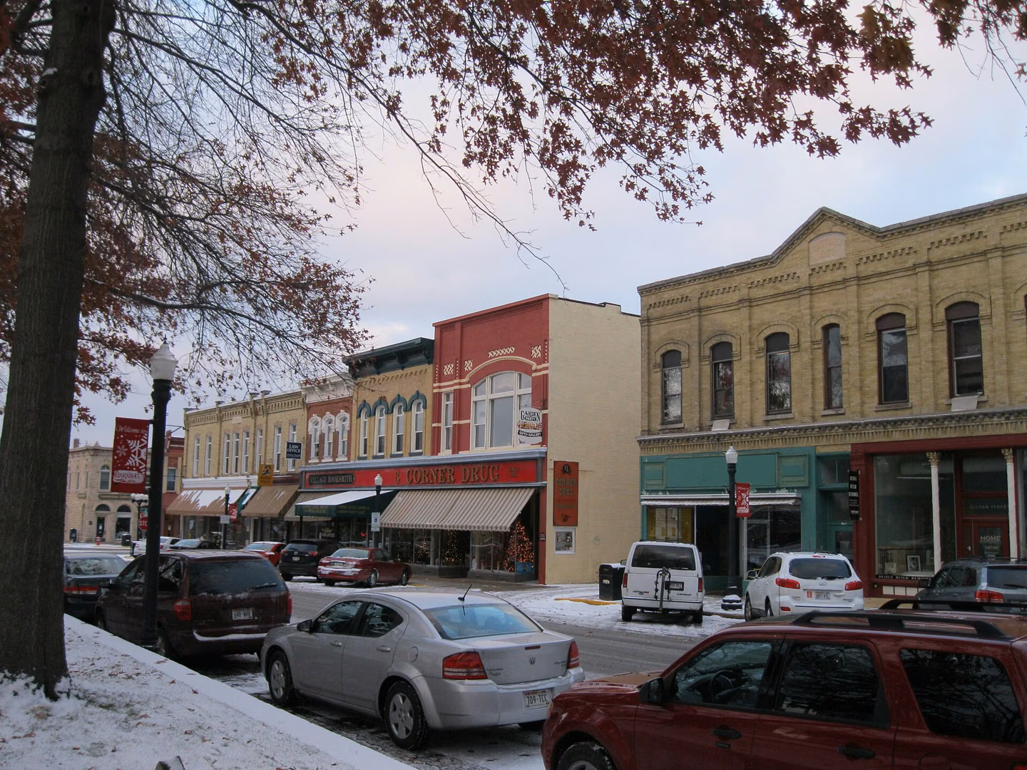 East Oak Street in downtown Baraboo.